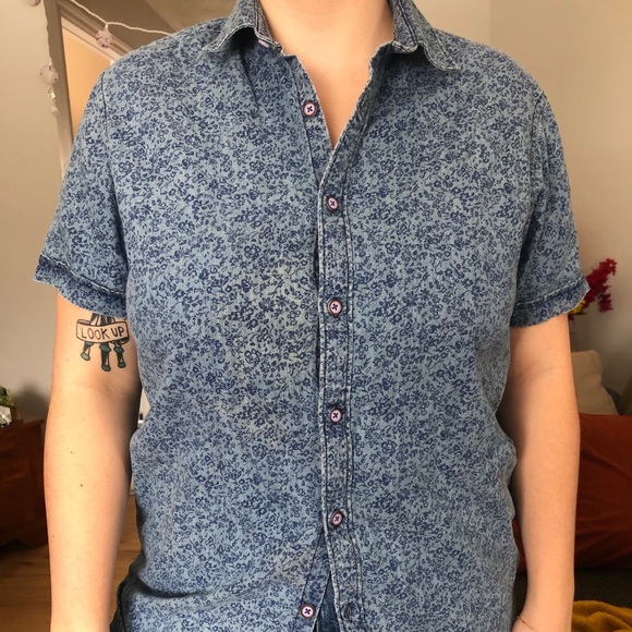 blue floral button up - Picture 1 of 2